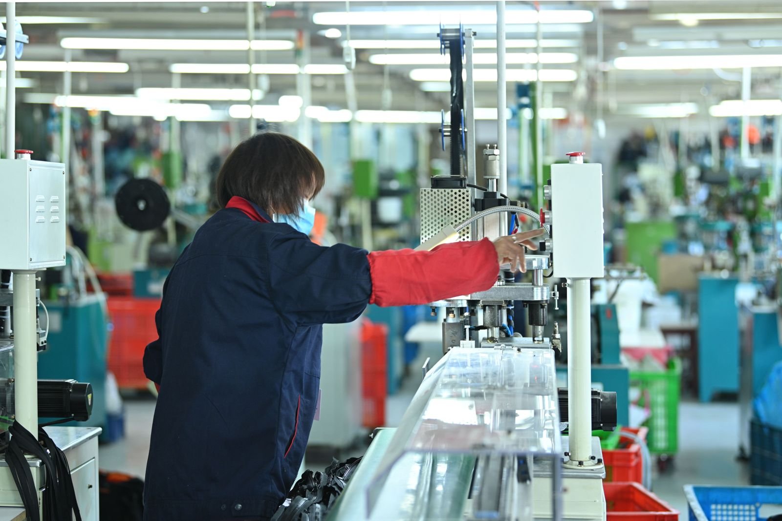 Zipper production floor at VQV